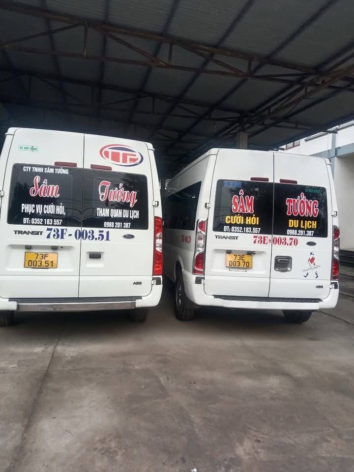 Đội xe Ford Transit Sâm Tưởng